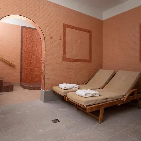 Grand Bellevue מלון