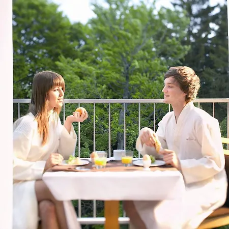 מלון Grand Bellevue